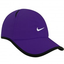 209449-547 Nike Featherlight